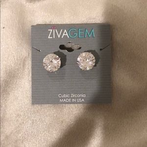 Cubic zirconia studs